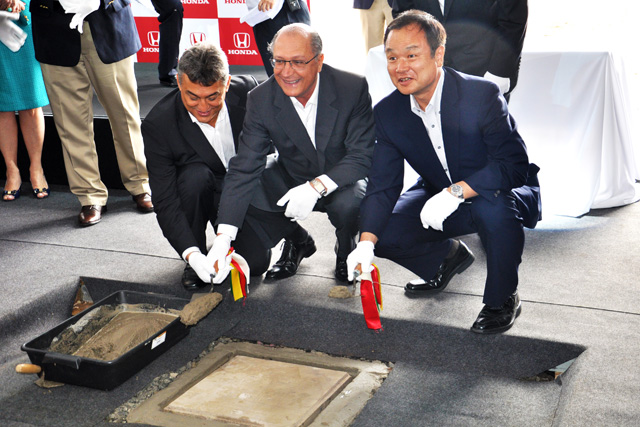 Lançamento da pedra fundamental da nova fábrica da Honda; setor automotivo lidera investimentos